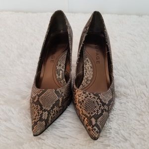 Rampage snakeskin pumps
